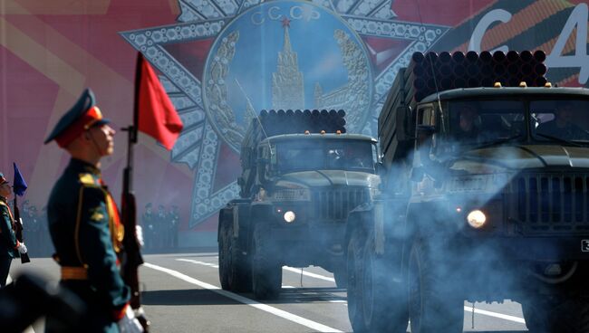 Военный парад в Санкт-Петербурге, посвященный Дню Победы