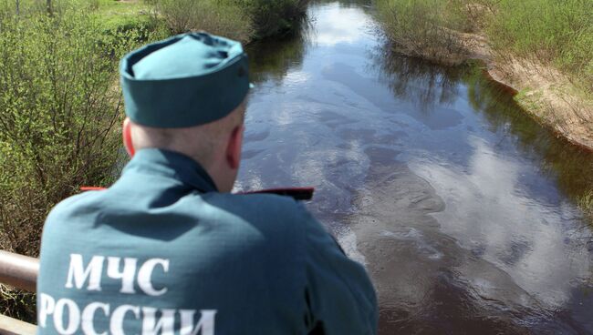 Разлив нефти в Новгородской области