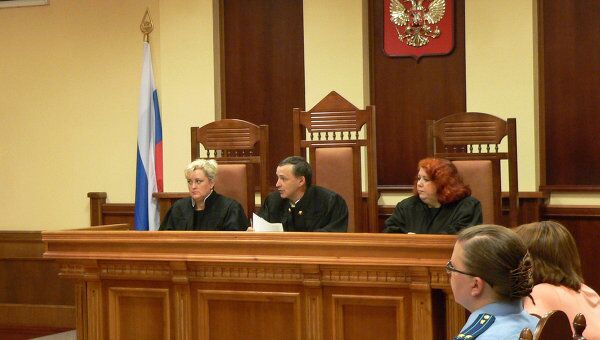 Судебное заседание по делу об избиении сына губернатора Слюняева в Костроме 