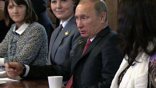 Путин рассказал участницам женского форума об удивившем его борце с пьяницами
