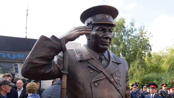 Памятник инспектору ГАИ Николаю Путинцеву