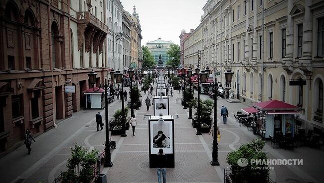 Малая Садовая улица в Петербурге. Архив