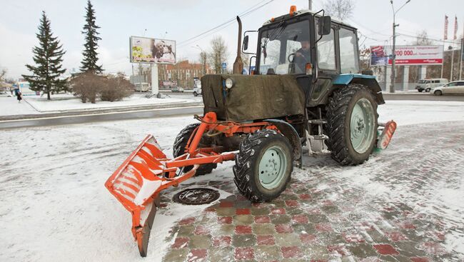 Уборка снега. Архивное фото