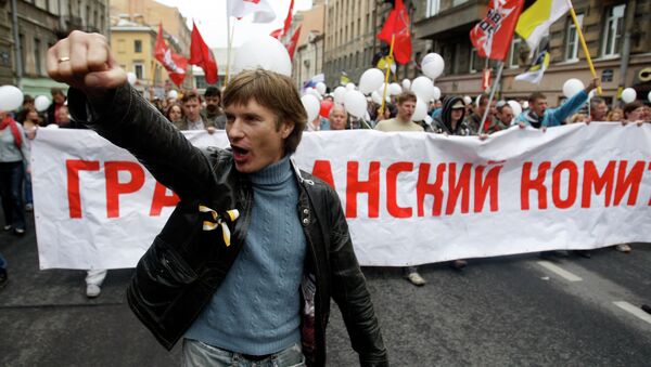 Лидер Русской Партии Николай Бондарик принимает участие в акции оппозиции Марш миллионов в Санкт-Петербурге.Архив