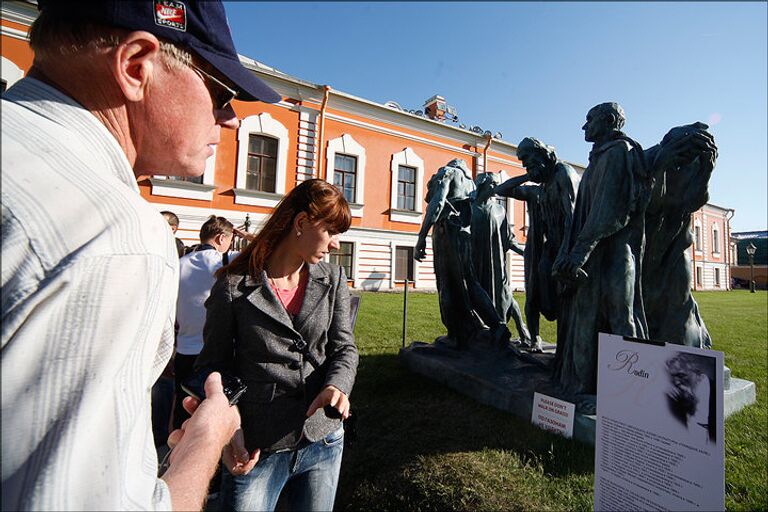 Скульптуры Родена  в Петропавловской крепости в Петербурге