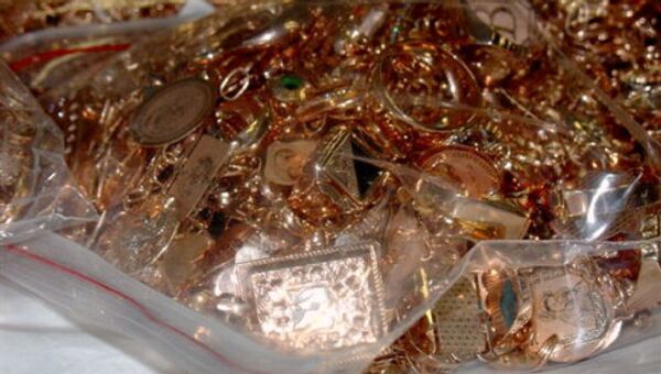 Полиция задержала томича, укравшего золото из магазина на 200 тыс руб