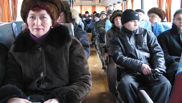Пассажиры междугороднего (пригородного) автобуса, архивное фото