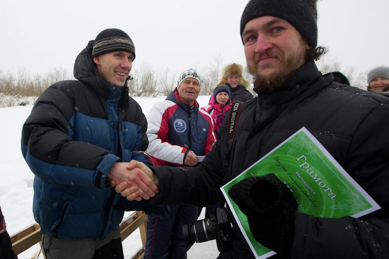 Чемпионат по плаванью в проруби