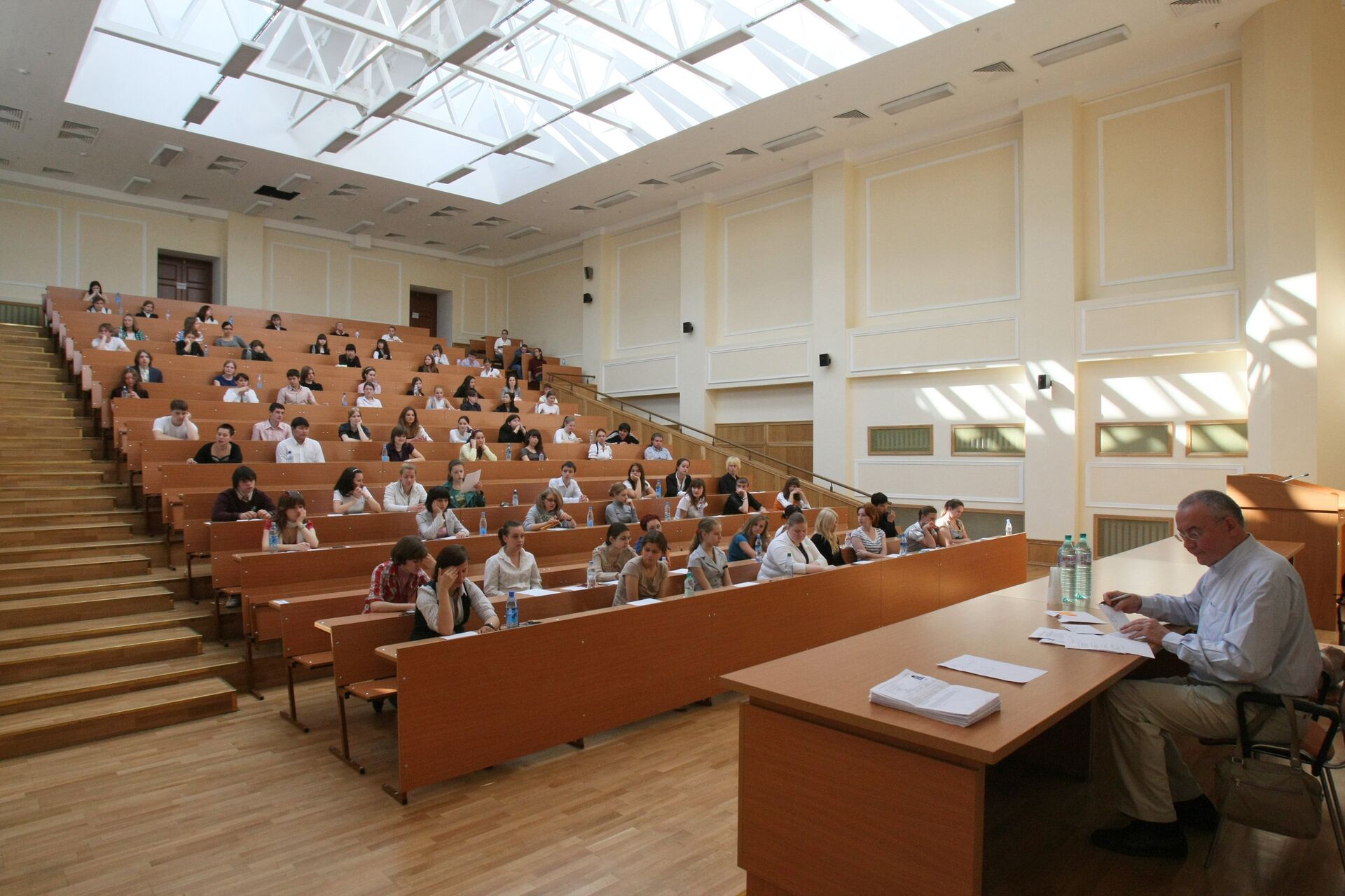 В главном вузе России - МГУ имени М.В.Ломоносова - РИА Новости, 1920, 02.07.2024