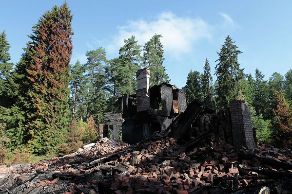 Дача Бательта после пожара в Комарово
