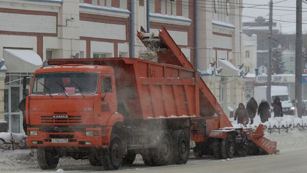 Уборка снега на улицах Томска