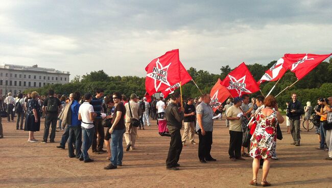 Митинг оппозиции на Марсовом поле