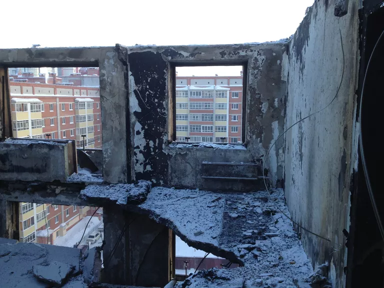 Дом на Сибирской, где произошел взрыв. Вид изнутри Дом на Сибирской, где произошел взрыв. Вид изнутри