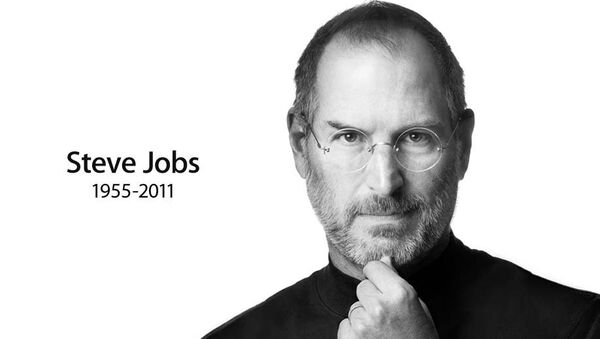 Главная страница сайта компании Apple в день смерти Стива Джоба. Архив