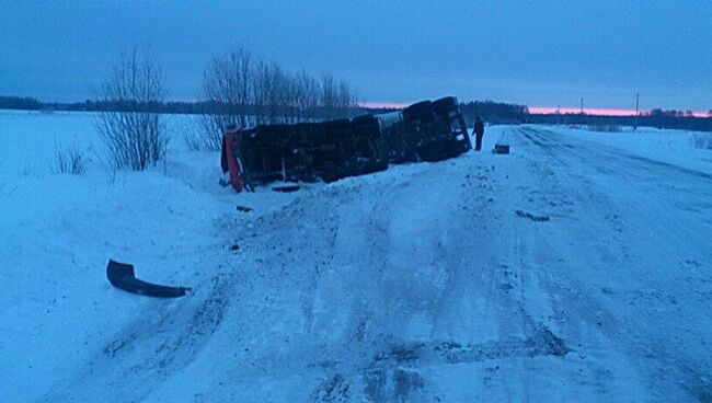 Газовоз, перевернувшийся в Томской области 