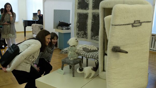 Выставка войлочных кукол художницы Ирины Андреевой в Томске