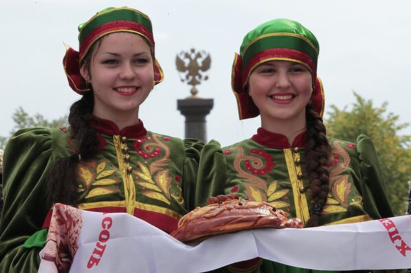 Празднование 85-летия Ленинградской области в Луге
