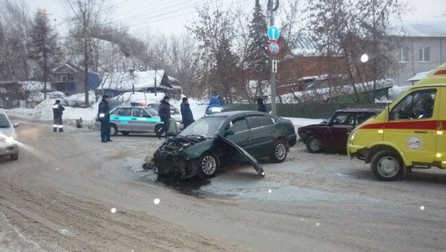 Виновник ДТП в Томске, где пострадали трое, скрылся с места аварии