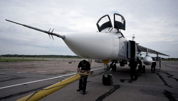 Прилет боевых самолетов и вертолетов на военный аэродром в Пушкине перед празднованием 100-летия ВВС России