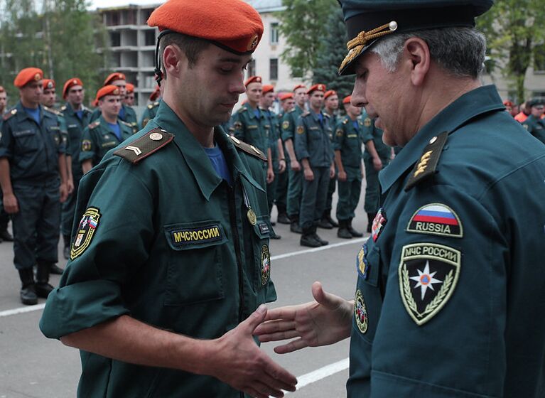 Награждение сотрудников МЧС, принимавших участие в ликвидации последствий наводненя в Крымске