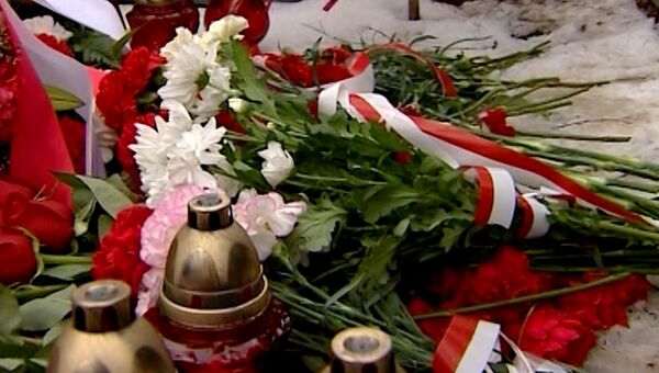 В России и Польше вспоминают жертв авиакатастрофы под Смоленском. Архивное фото