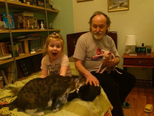 Леонтий Усов с кошками