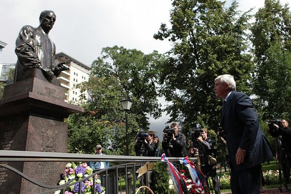 Памятник собчаку в санкт петербурге