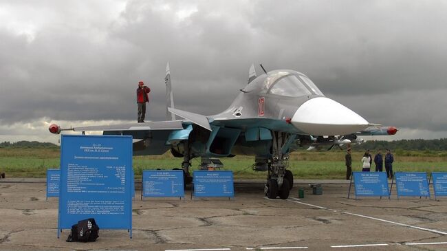 Су-34 высотой с трехэтажный дом готовят к авиасалону под Петербургом