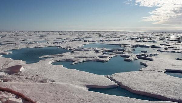 Таяние льдов на Северном полюсе. Архив