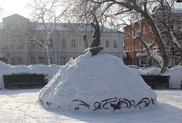 Сквер перед ТЮЗом