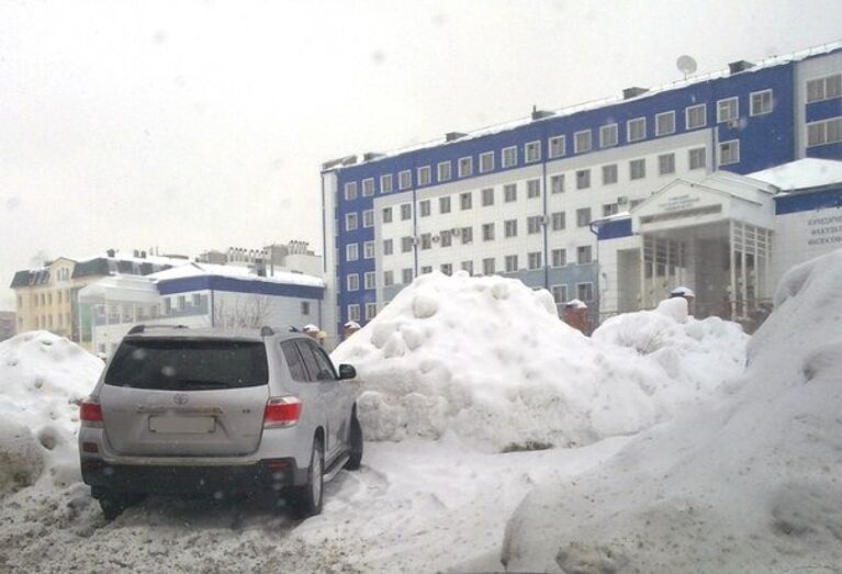 Корпус ТГУ в сугробах