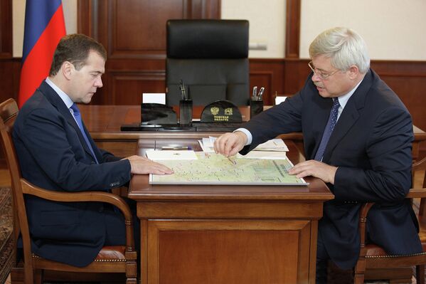 Премьер-министр Дмитрий Медведев и губернатор Томской области Сергей Жвачкин