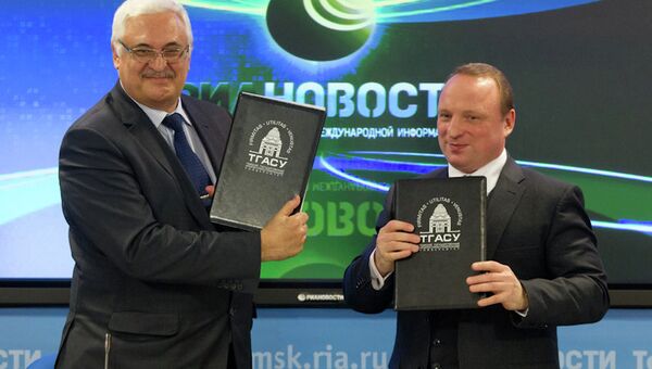 Руководители ТГАСУ и Сибстрина подписывают соглашение о партнерстве