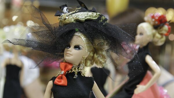 Выставка куклы Barbie, Архив