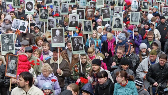 Шествие Бессмертного полка в Томске 9 мая 2012 года