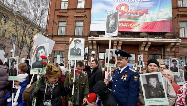 Шествие Бессмертного полка в Томске 9 мая 2012 года