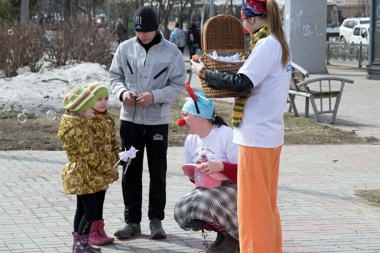 Дети в больницах сделали для томичей 50 бумажных подснежников