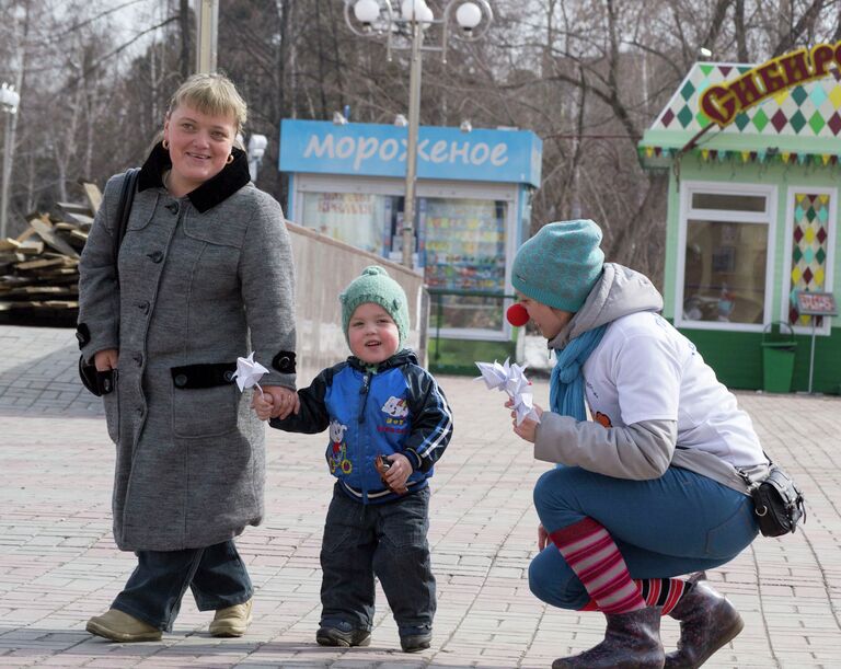 Дети в больницах сделали для томичей 50 бумажных подснежников