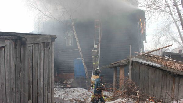 Пожар в Томске в деревянном доме по улице Ново-Киевской