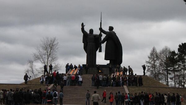 Томские студенты пронесли по городу 9-метровые георгиевские ленты