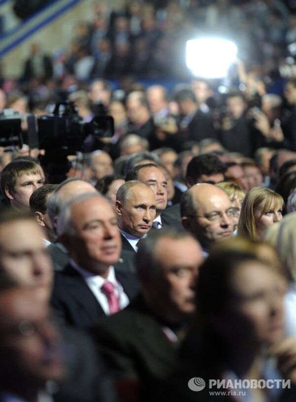Премьер-министр РФ В.Путин на XII (предвыборном) съезде партии Единая Россия