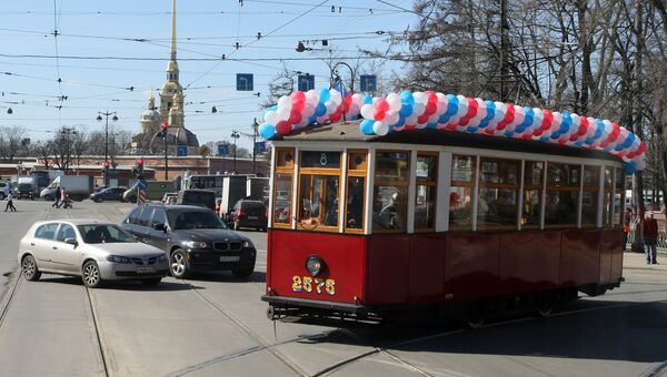 Ретро-трамвай в Петербурге. Архив
