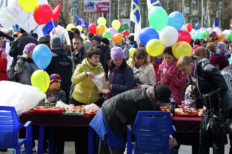 Дождь не помешал томичам отпраздновать Первомай