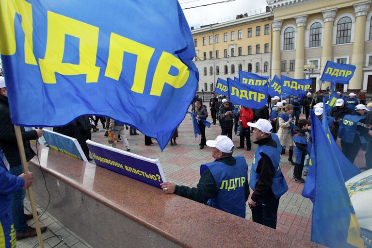 Дождь не помешал томичам отпраздновать Первомай