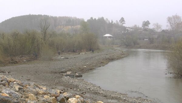 Вилами по воде: томичи ищут на реке останки пропавшей студентки