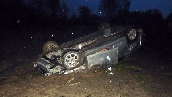 Honda Accord под Томском пролетел в воздухе около 80 м и упал на крышу, водитель скончался