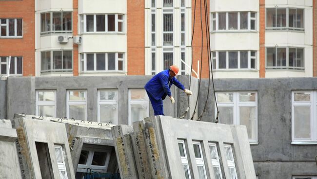 Строительство панельных домов. Архивное фото