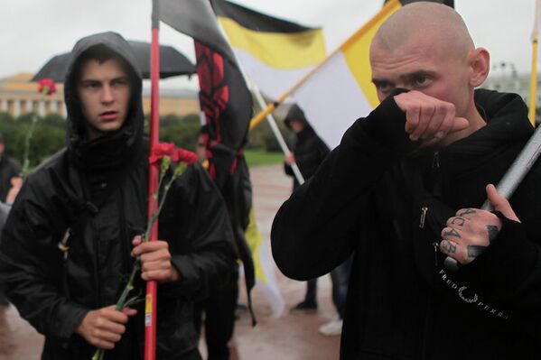 Митинг против этнопреступности на Марсовом поле в Петербурге
