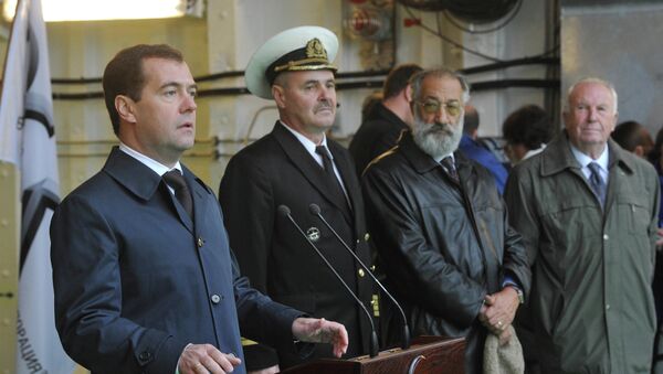 Премьер-министр Дмитрий Медведев на церемонии передачи Росгидромету судна Академик Трёшников