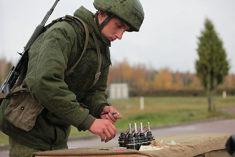 Военные учения на полигоне Каменка